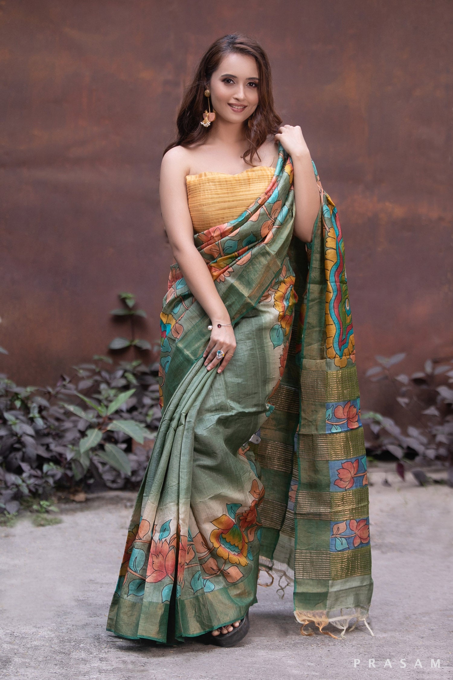 Elaborate Bloom-Kalamkari Pure Tassar Silk Saree Prasam Crafts