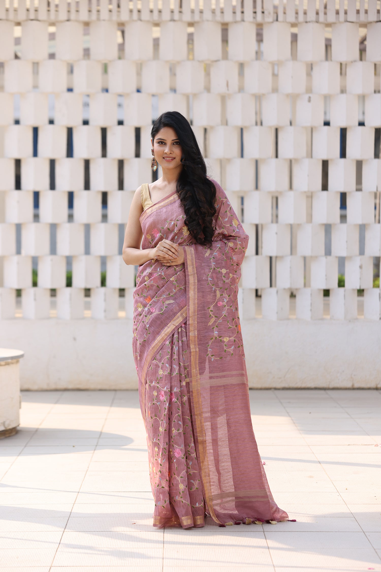 Mauve Mood Linen Embroidery Saree Prasam Crafts