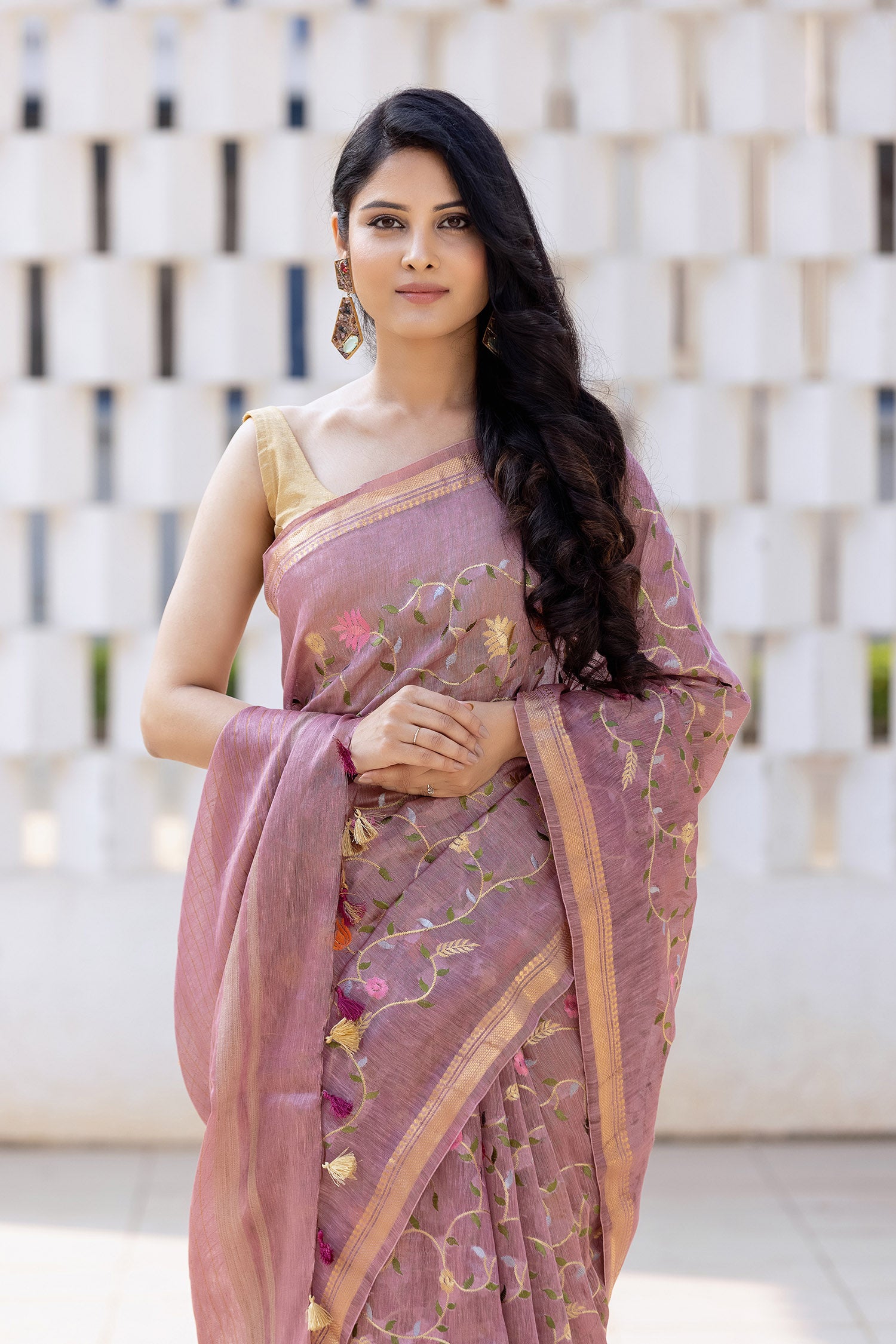 Mauve Mood Linen Embroidery Saree Prasam Crafts