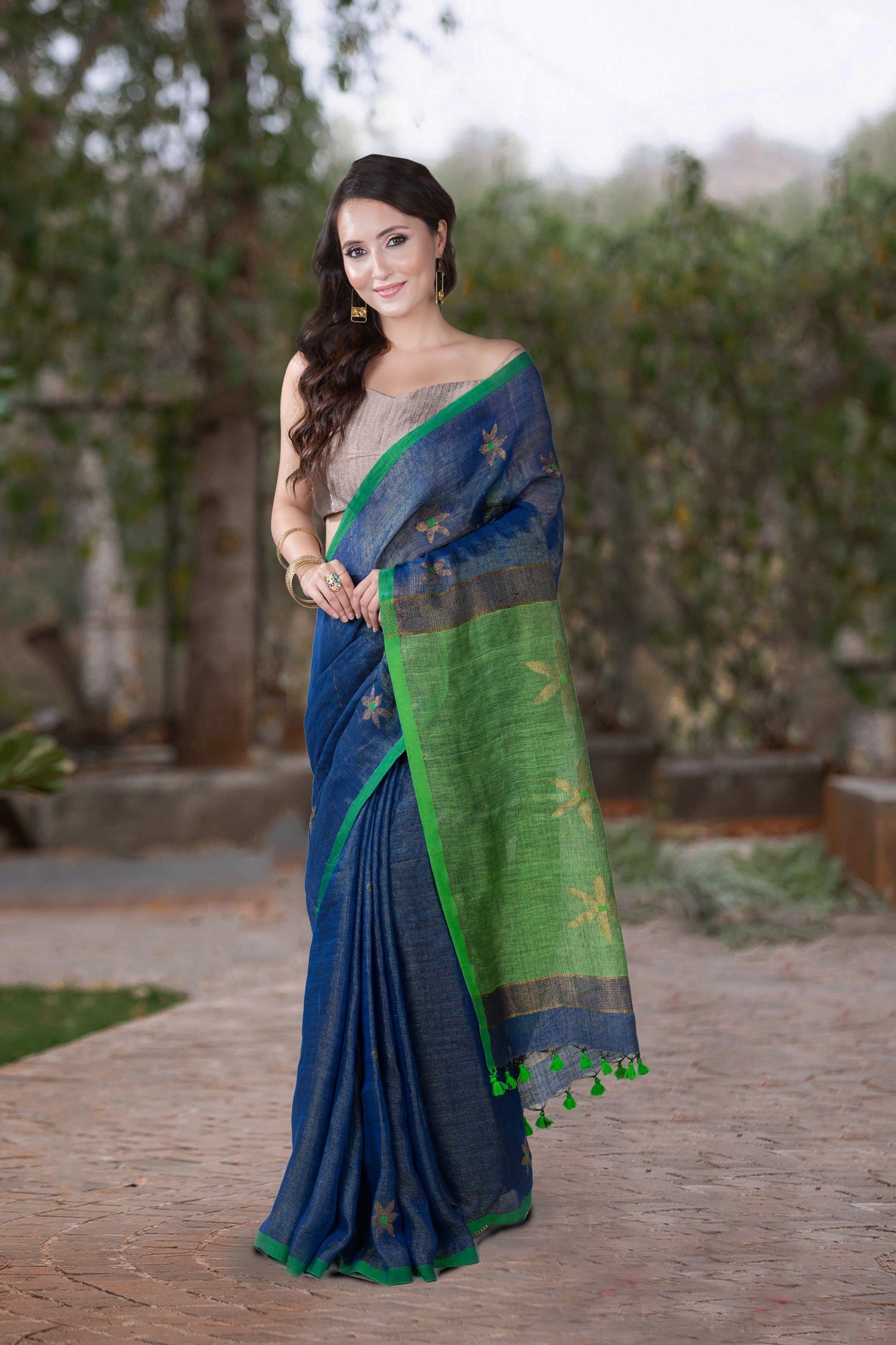 Blue Green Glimmer-Linen Handwoven saree Prasam Crafts